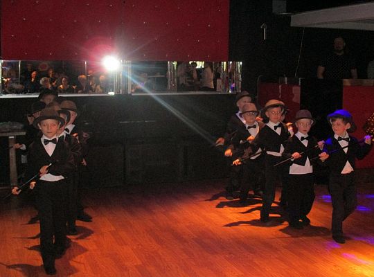 Występy dla Seniorów w Różanej Grupa 4