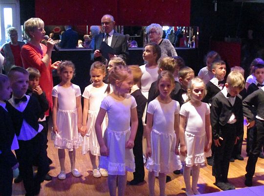 Występy dla Seniorów w Różanej Grupa 4