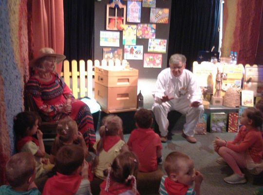 Spotkanie z Pszczelarzem w Bibliotece Miejskiej Grupa 2